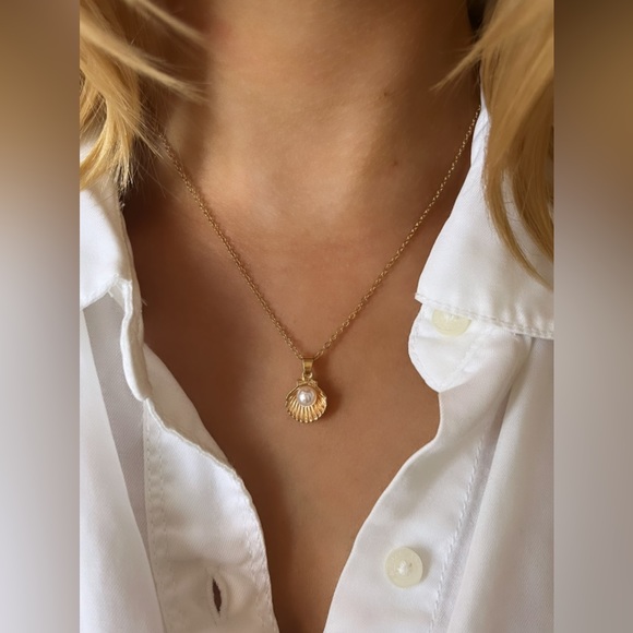 NWT seashell pearl necklace gold - Picture 3 of 6